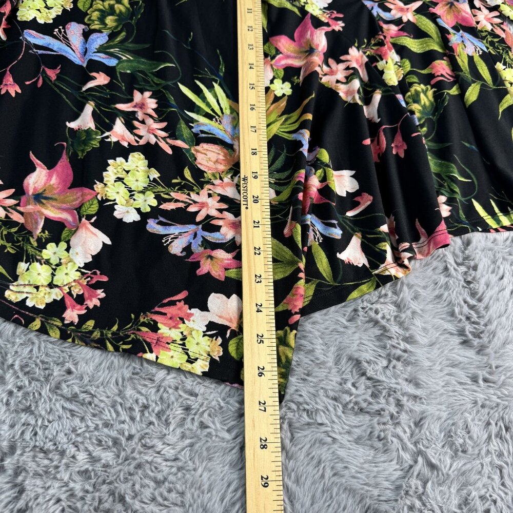 NEW Relativity Womens 3X Black Floral Asymmetric Hem Tunic Top Realx Stretch - Picture 3 of 6